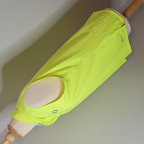 Nike DRI FIT golf collared tank top with emblem womens size L - Picture 6 of 12